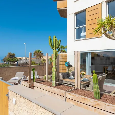 Medano4you Surfers Paradise Beachfront