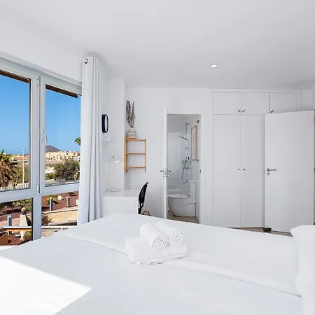 Medano4you Surfers Paradise Beachfront