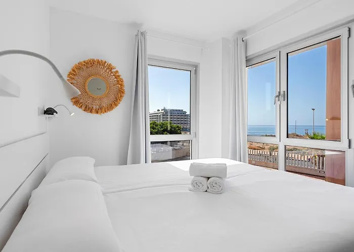 Medano4you Surfers Paradise Beachfront *