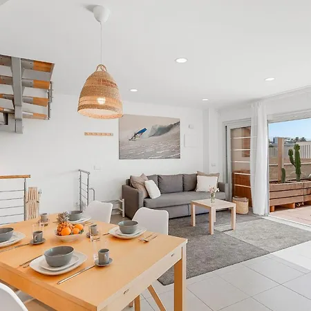 Medano4you Surfers Paradise Beachfront Apartament