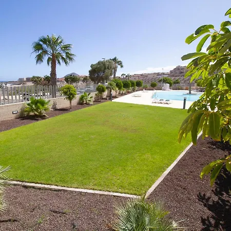Medano4you Surfers Paradise Beachfront Apartament *
