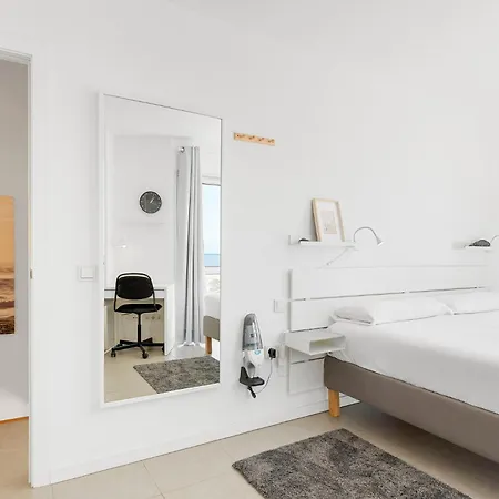 Medano4you Surfers Paradise Beachfront Apartament