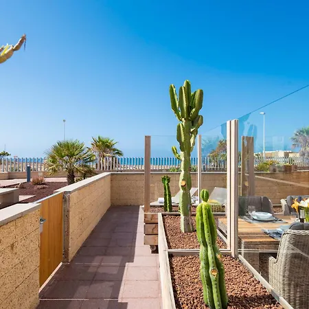 Medano4you Surfers Paradise Beachfront