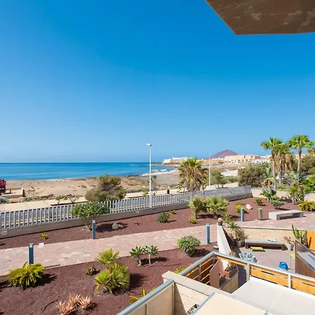 Medano4you Surfers Paradise Beachfront Apartament *