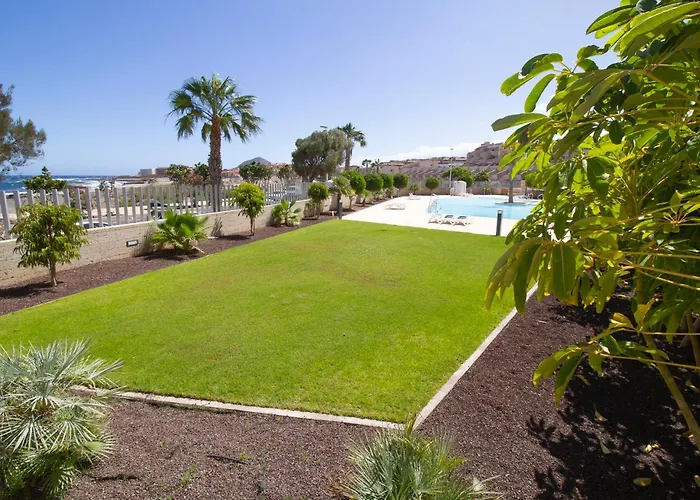 Medano4you Surfers Paradise Beachfront Apartment *