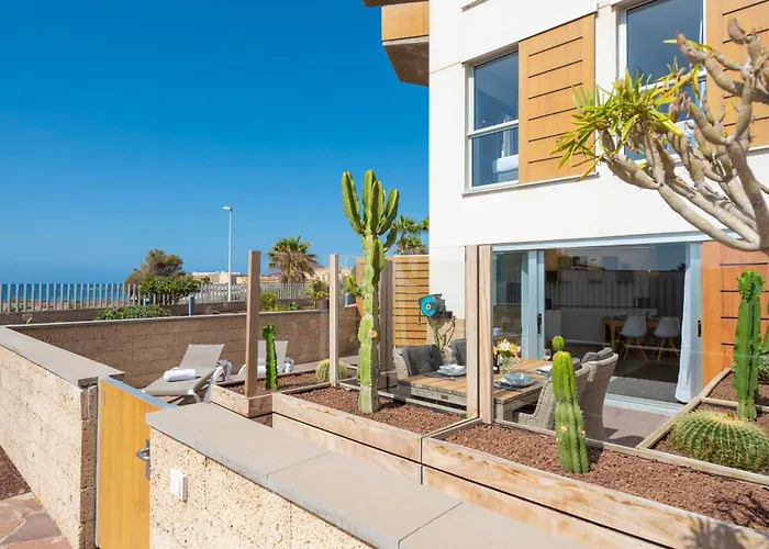 Medano4you Surfers Paradise Beachfront