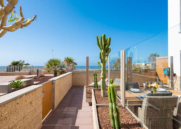 Medano4you Surfers Paradise Beachfront