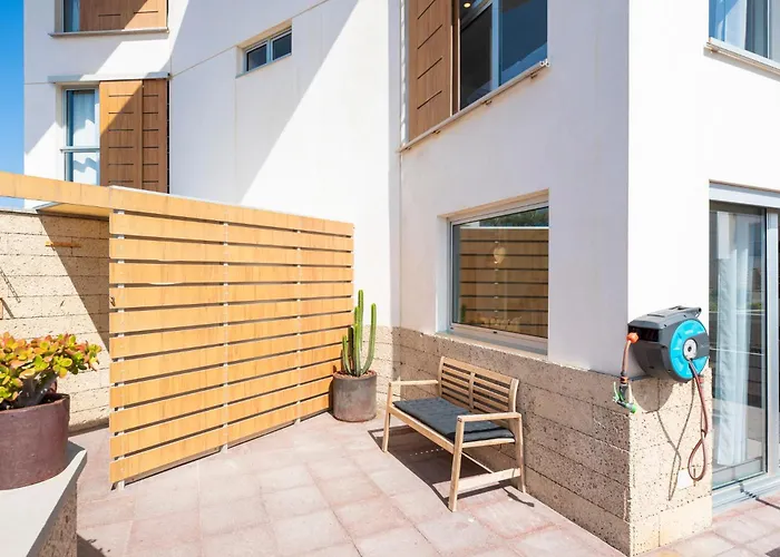 Medano4you Surfers Paradise Beachfront * אל מדאנו